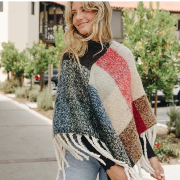 Gorgeous Colorblock Poncho Sweater Jacket O/S - Picture 2 of 5